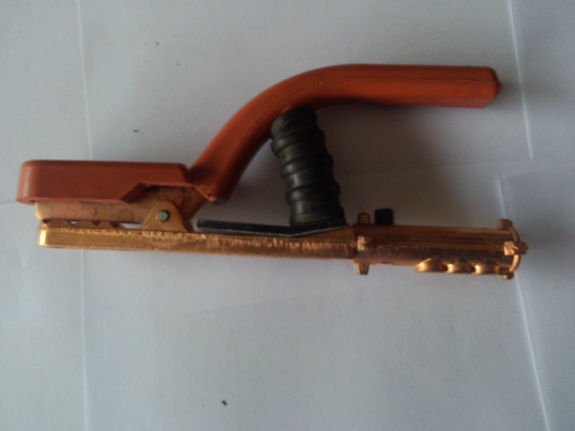 作为电焊时的一个电极