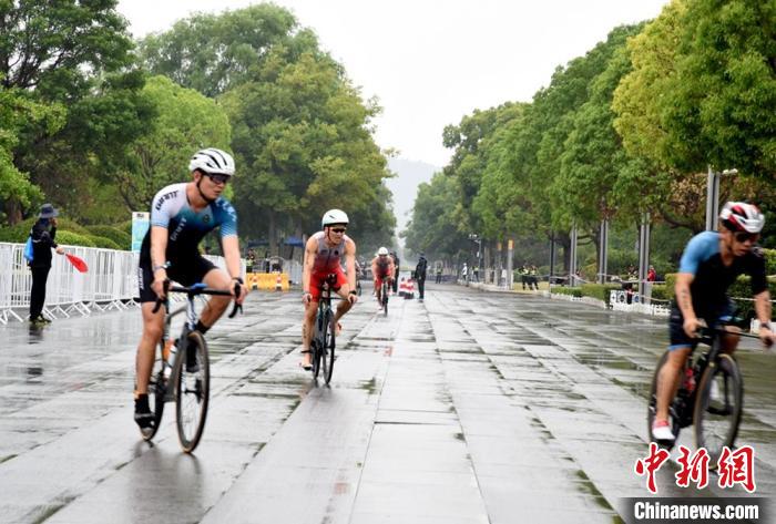 世界铁人三项锦标赛分龄组选拔赛在徐州云龙湖