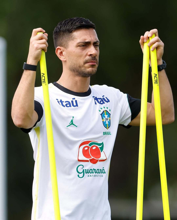 巴西国家队训练备战法国队关键战役