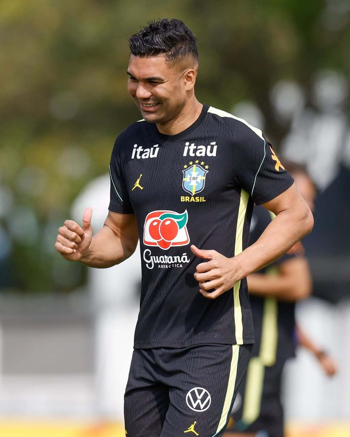 巴西国家队训练备战法国队关键战役