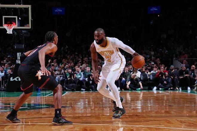 76人关键时刻防守效率联盟第一 凯尔特人系列赛